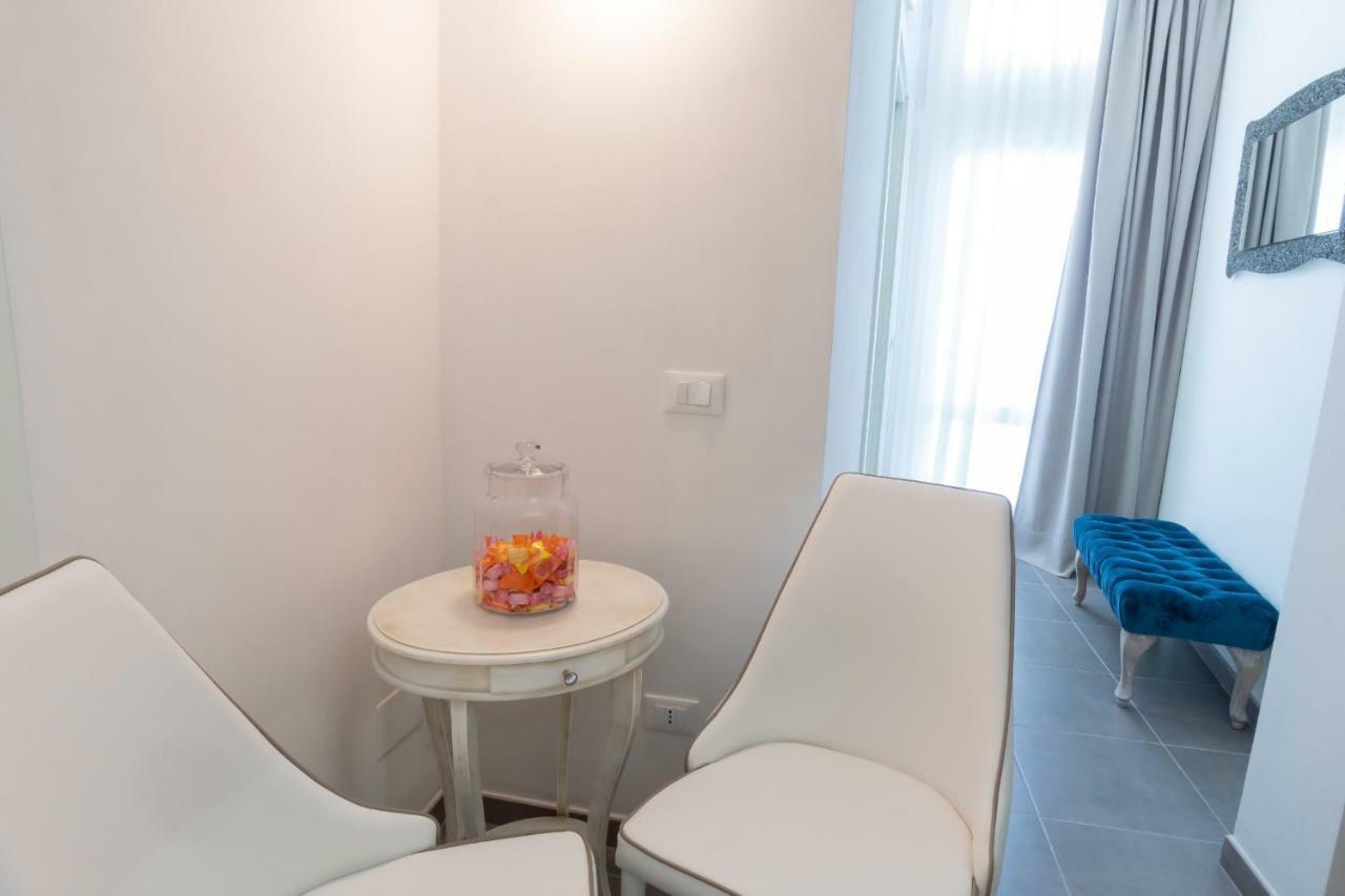 Le Stanze Del Duomo Bed & Breakfast Лече Екстериор снимка