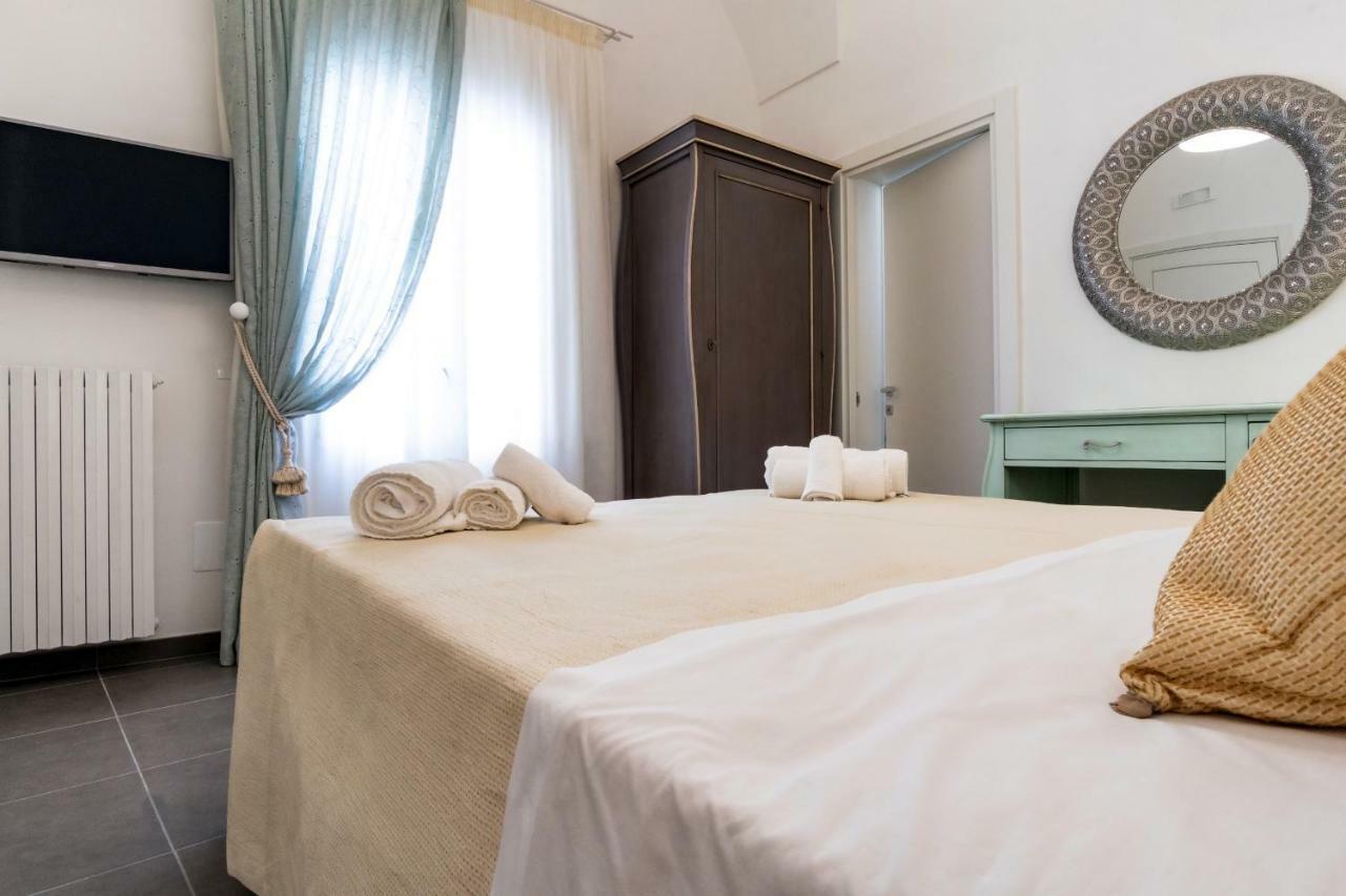Le Stanze Del Duomo Bed & Breakfast Лече Екстериор снимка